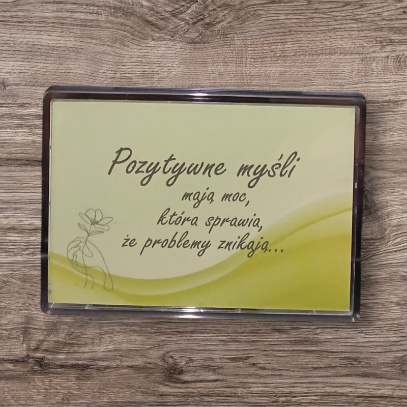 Magnes w akrylu